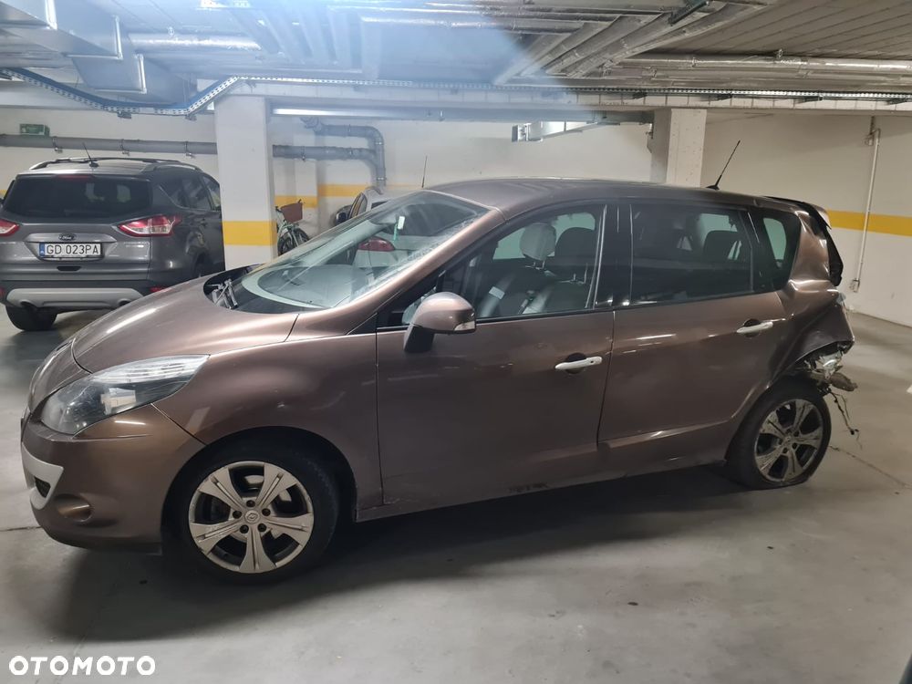 Renault Scenic 1.5 dCi Emotion - 12