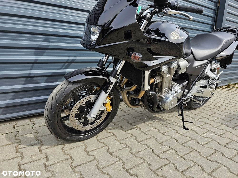 Honda CB - 23
