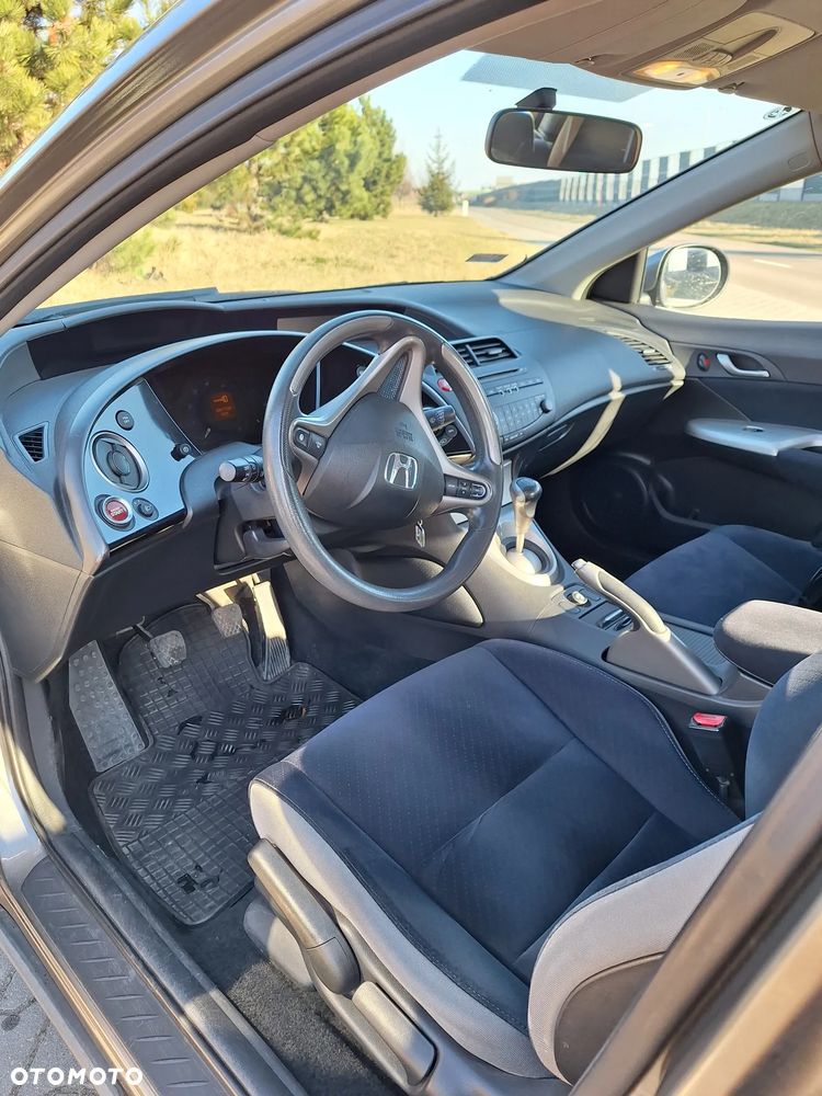 Honda Civic 1.4i-DSi - 8