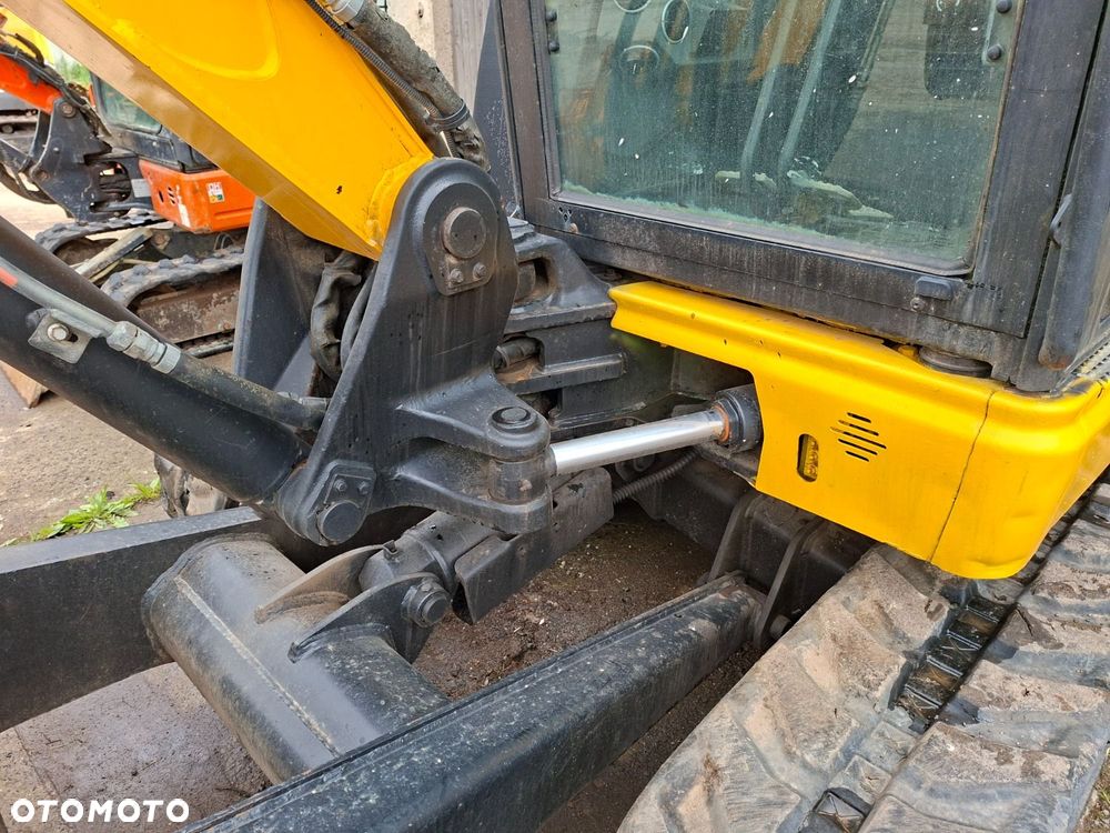JCB 65 R-1 - 24