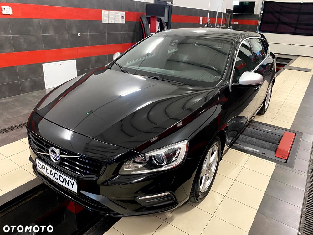 Volvo V60 D3 R-Design - 2
