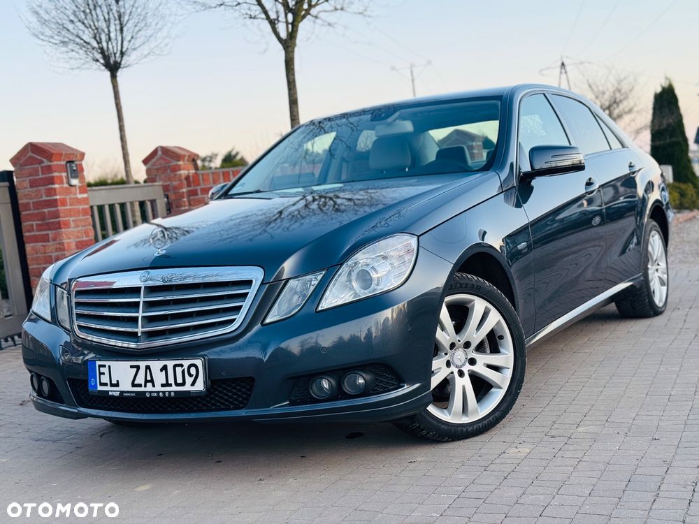 Mercedes-Benz Klasa E 200 BlueEFFICIENCY 7G-TRONIC Elegance - 27