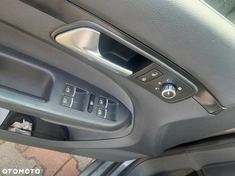 Volkswagen Touran 2.0 TDI DPF DSG Highline - 5