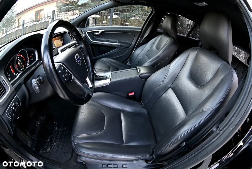 Volvo V60 D4 Geartronic Summum - 37