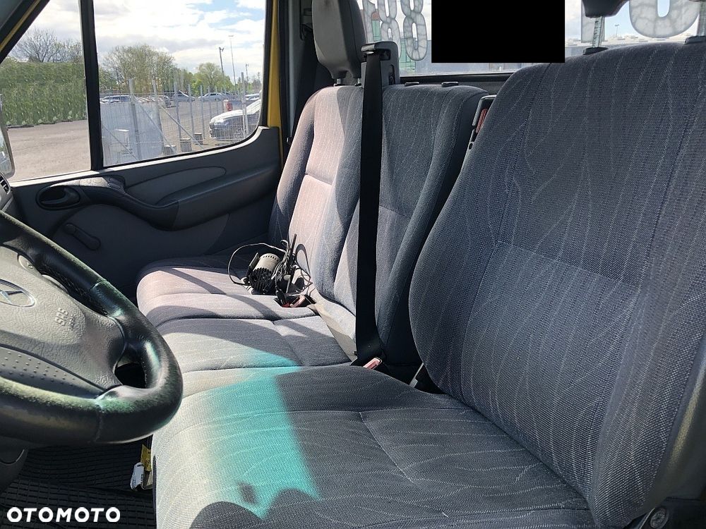 Mercedes-Benz Sprinter - 12