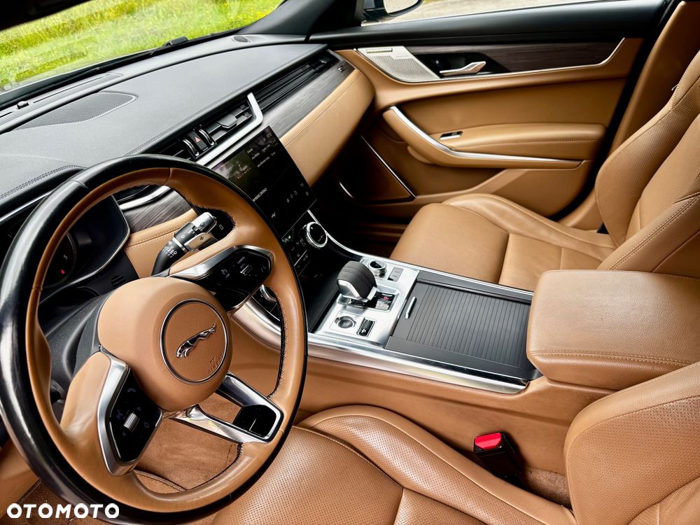 Jaguar XF - 7