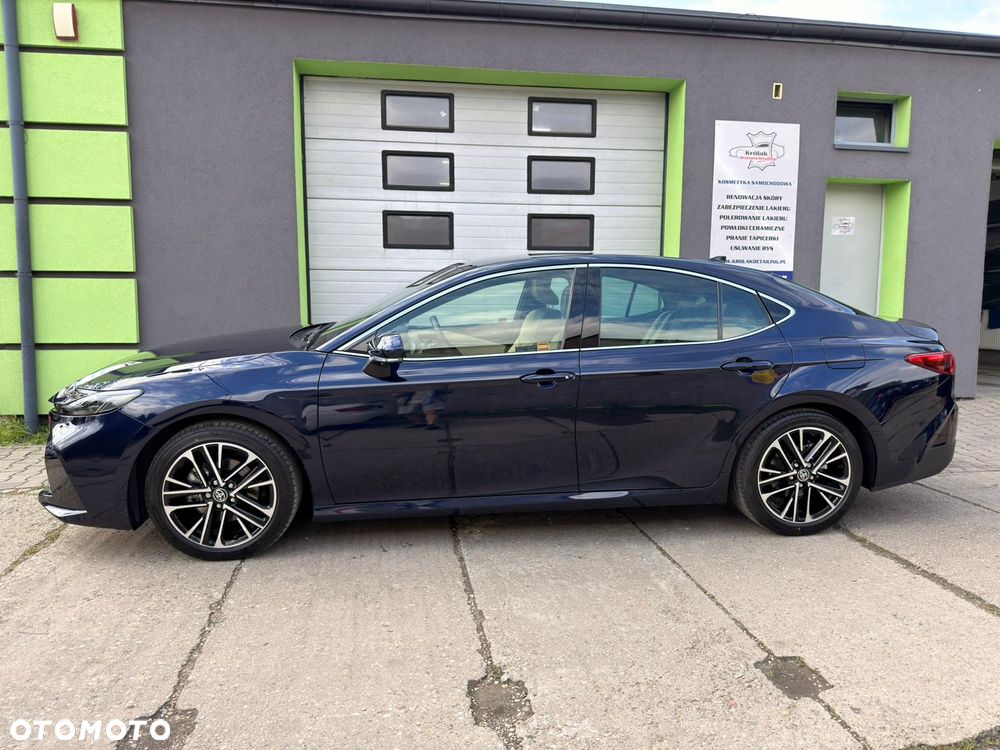 Toyota Camry 2.5 Hybrid Executive CVT - 2