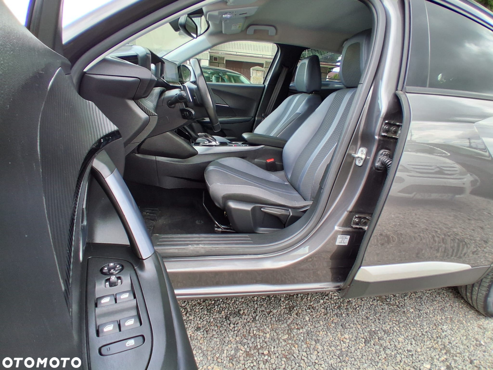 Peugeot 2008 PureTech 130 Allure S&S EAT8 - 13