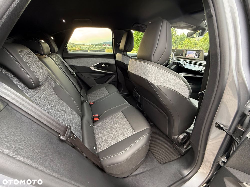 Peugeot 3008 1.2 PureTech mHEV Allure Pack S&S e-DCS6 - 26