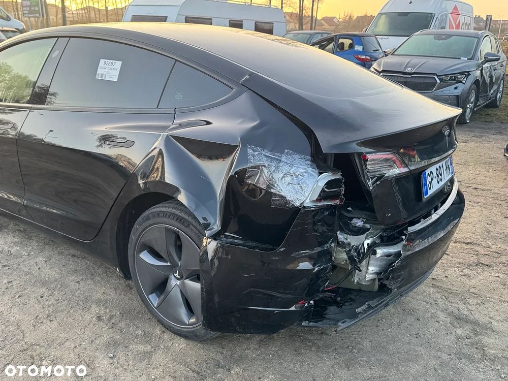 Tesla Model 3 - 9