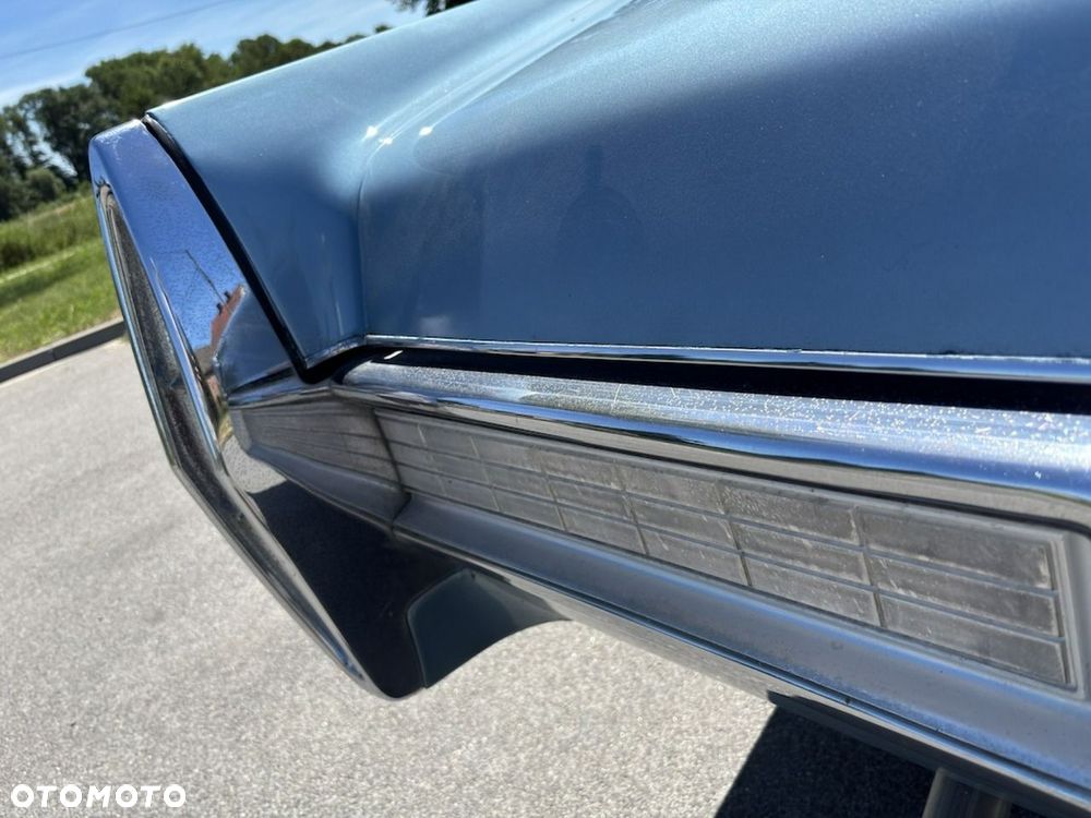 Cadillac Deville - 25
