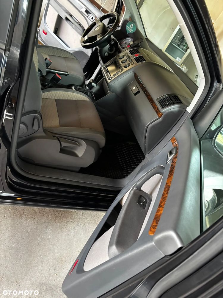 Volkswagen Touran 2.0 TDI DPF Cross DSG - 27