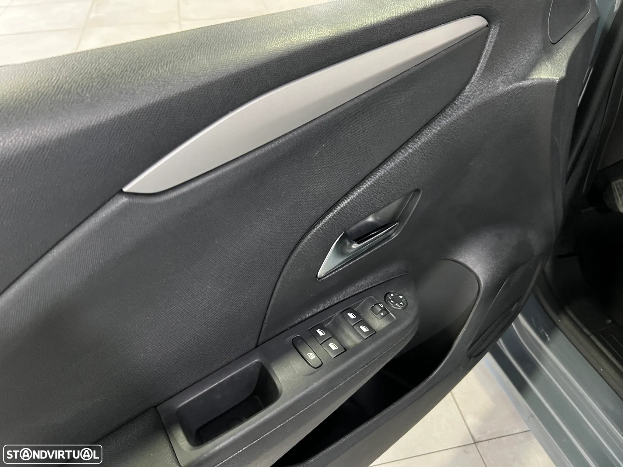 Opel Corsa 1.2 T Elegance - 26