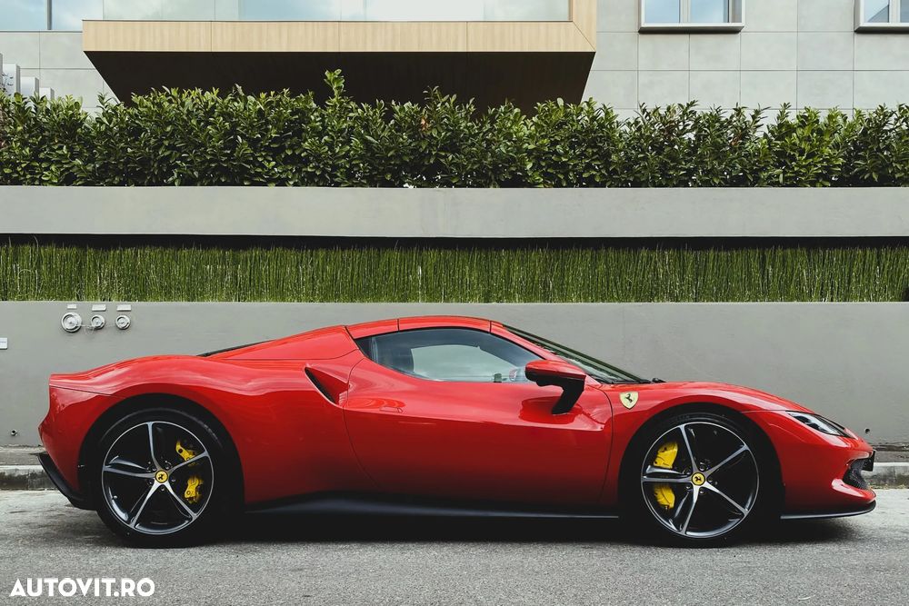 Ferrari 296 GTS - 5