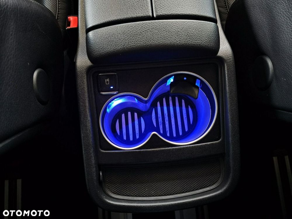Mercedes-Benz Klasa V - 40