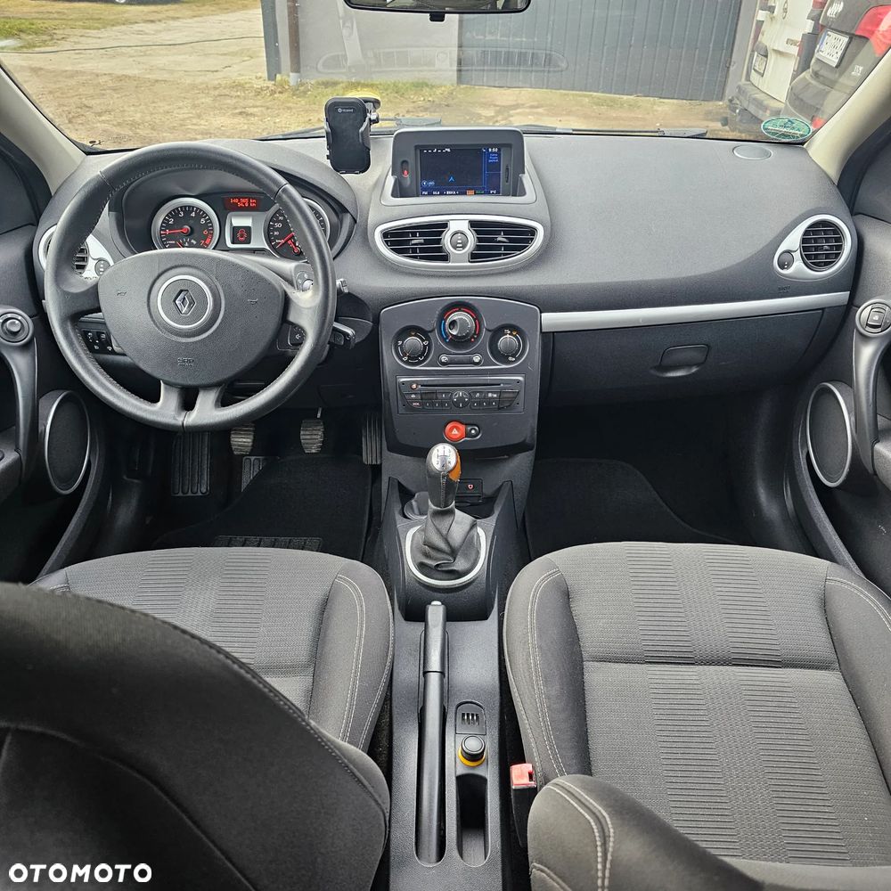Renault Clio 1.2 16V 75 TomTom Edition - 6