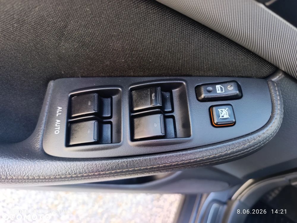 Toyota Avensis 1.8 VVT-i Combi - 19
