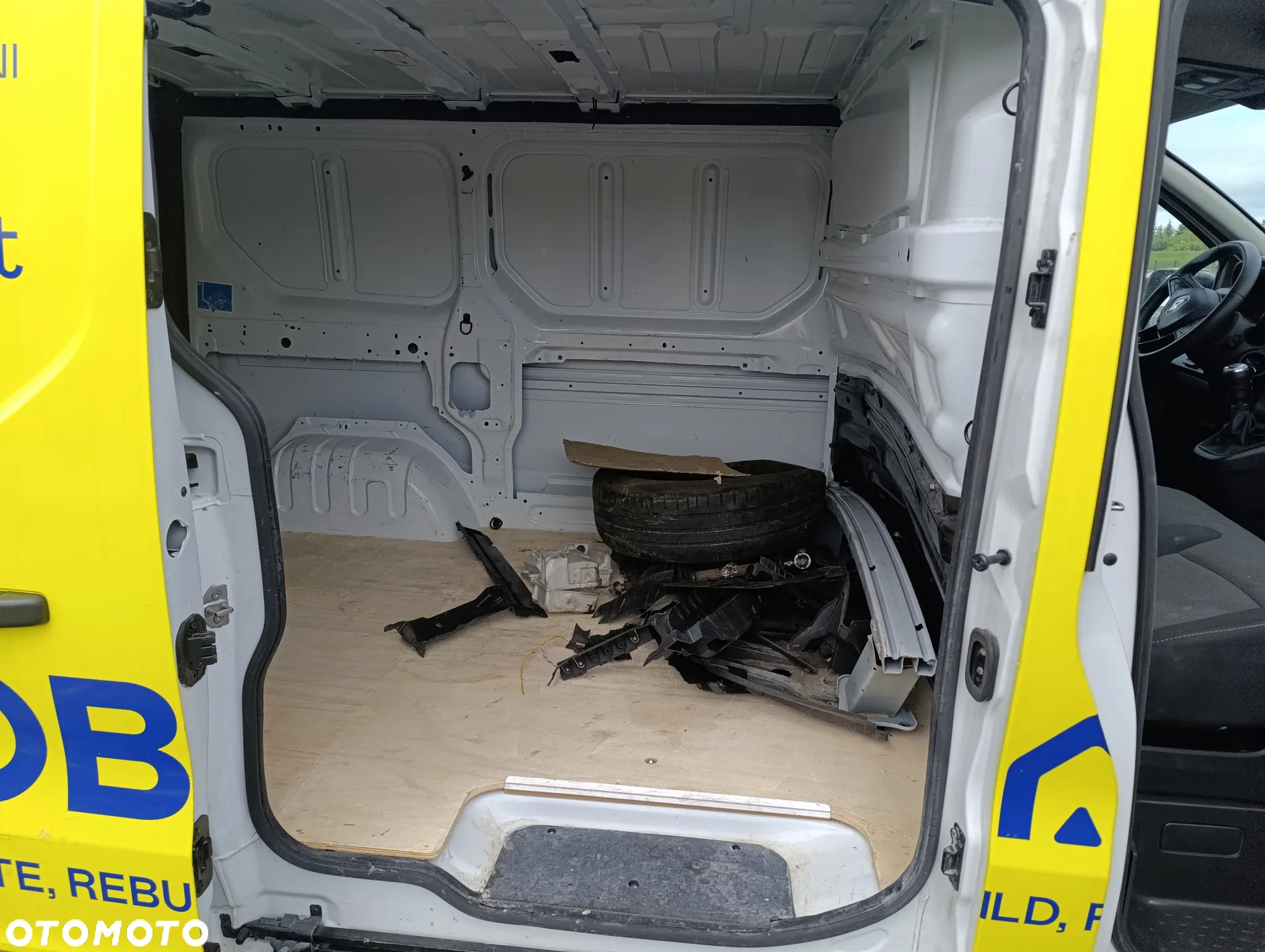 Renault TRAFIC III - 7