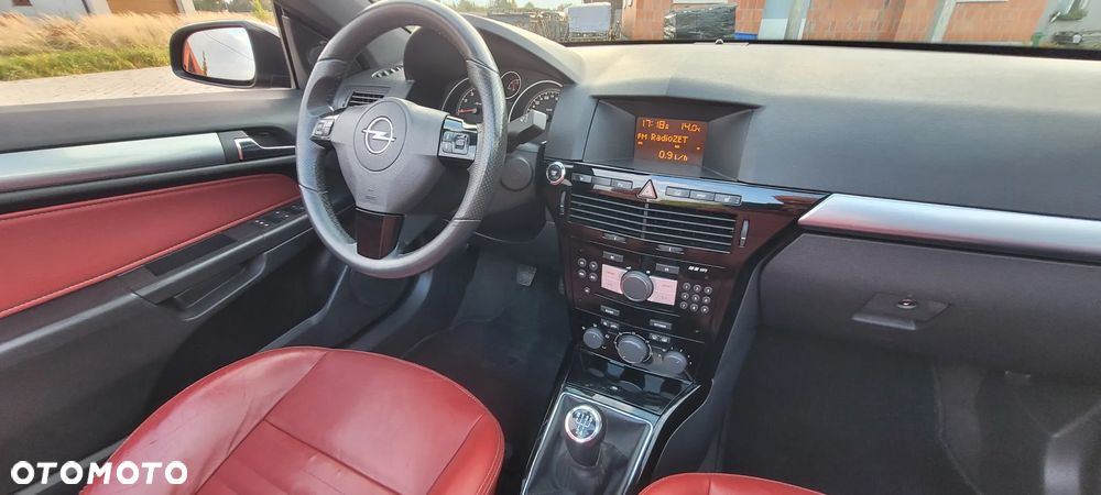 Opel Astra TwinTop 1.8 Cosmo - 30