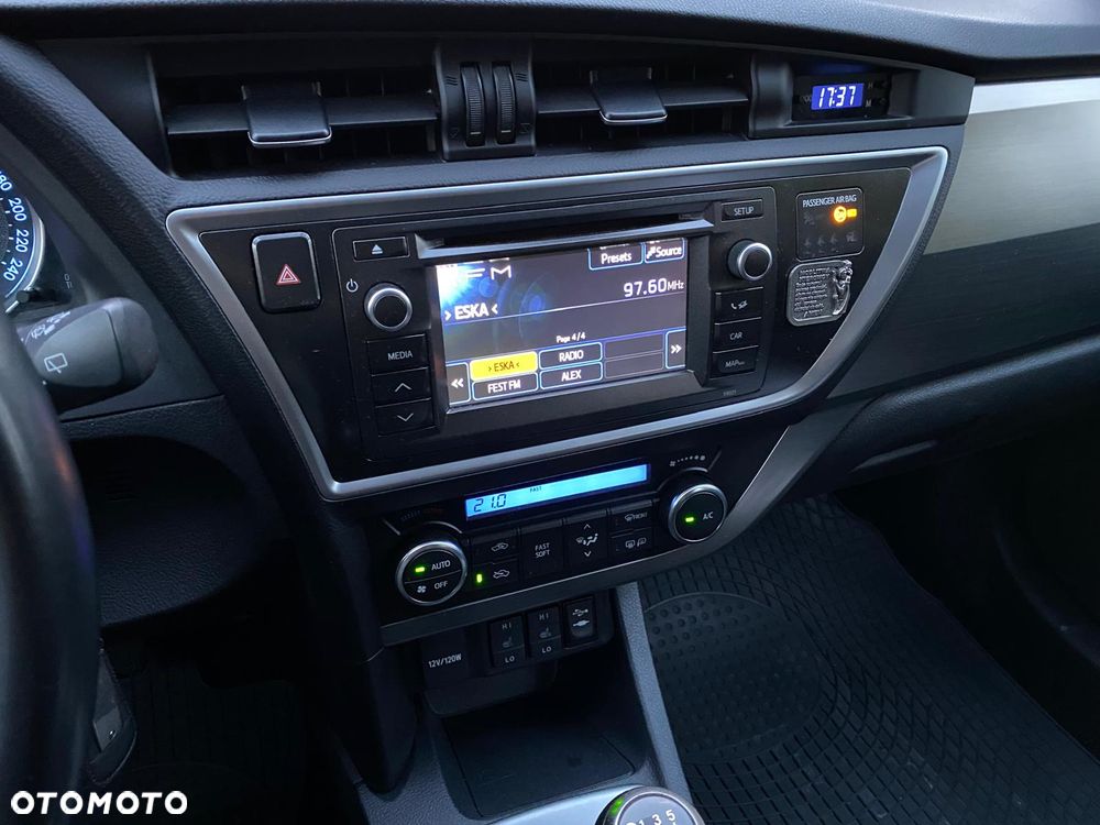 Toyota Auris 1.6 Premium - 15