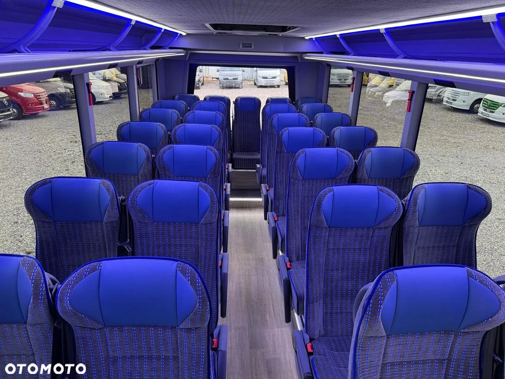 Mercedes-Benz Sprinter 519 - 19