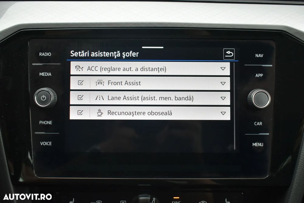 Volkswagen Passat 2.0 TDI DSG Comfortline - 18