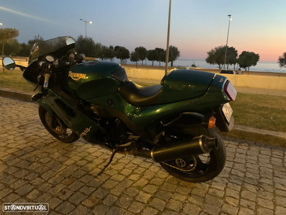 Triumph Daytona 1200 - 17