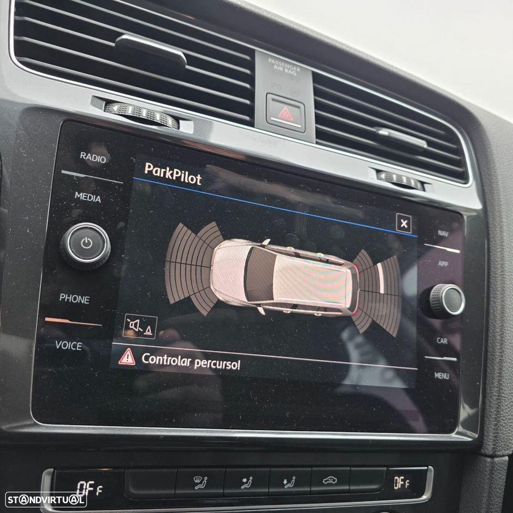 VW Golf Variant 1.6 TDi Confortline - 23