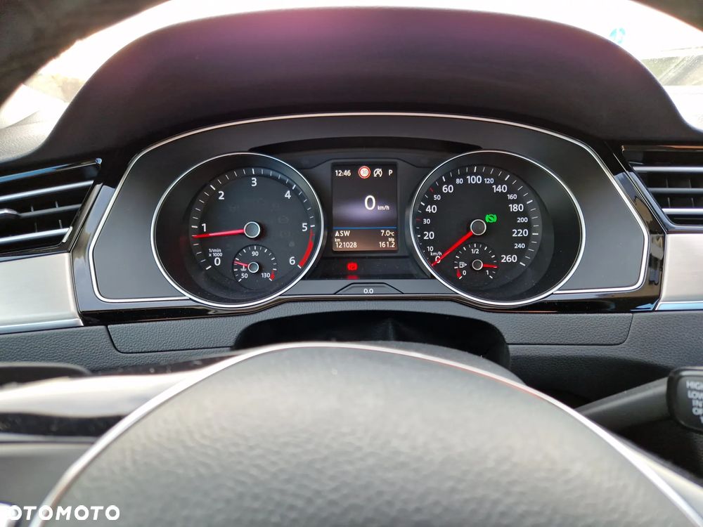 Volkswagen Passat 2.0 TDI BMT Highline DSG - 39