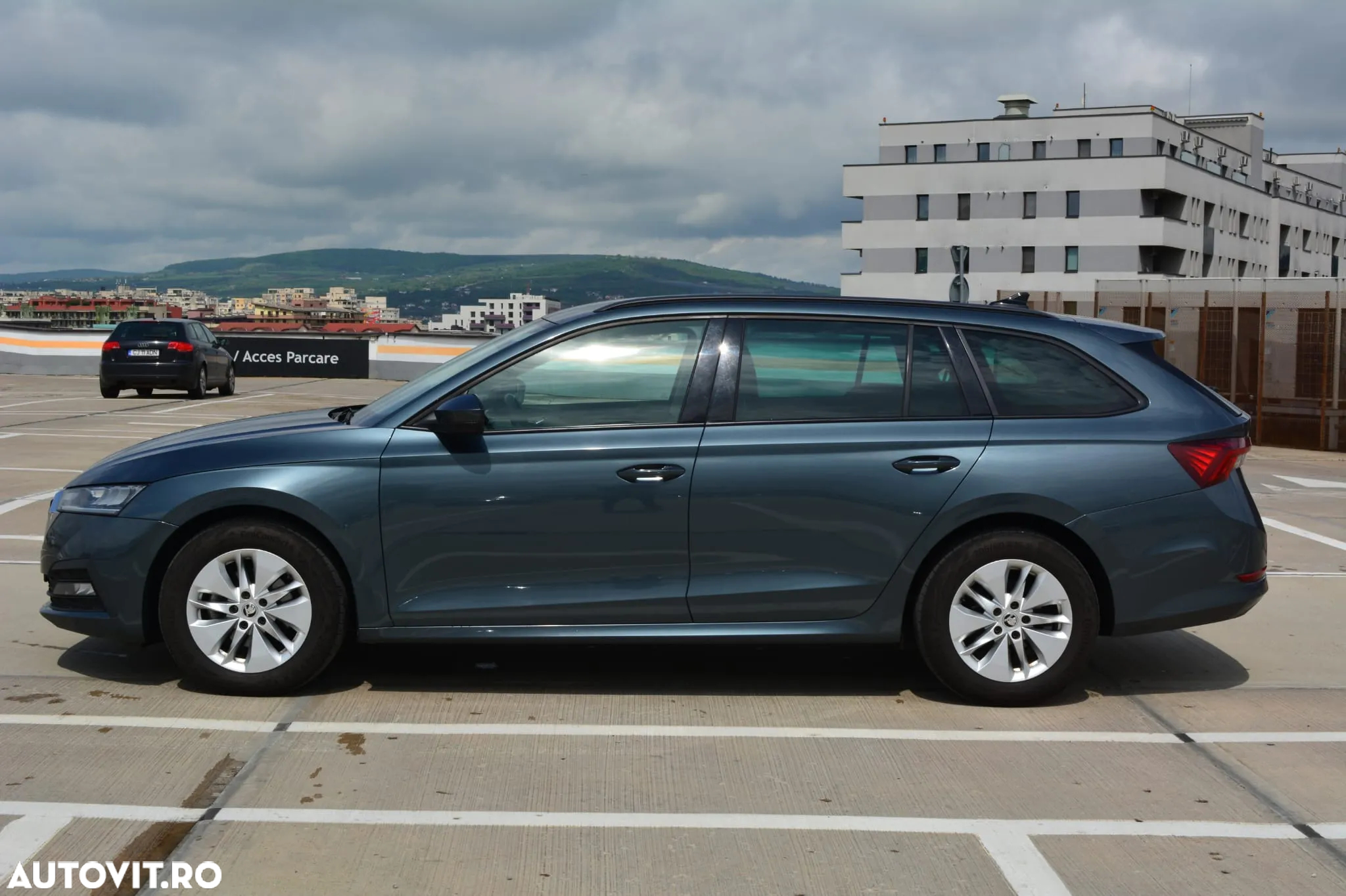 Skoda Octavia Combi 2.0 TDI DSG Ambition - 3