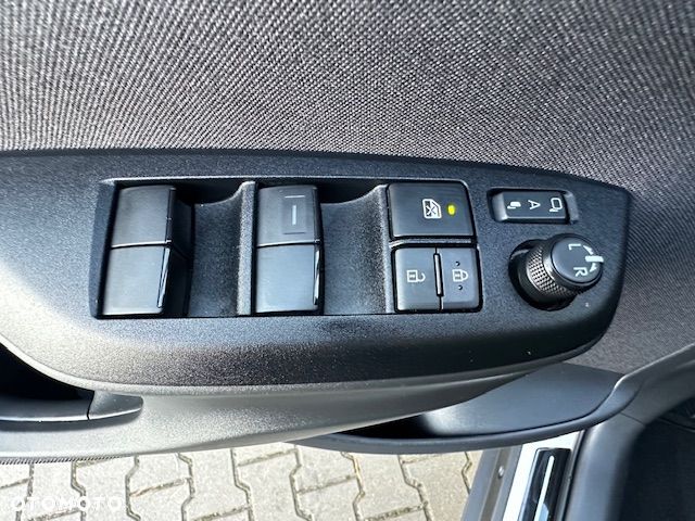 Toyota Yaris Cross 130 1.5 VVT-i Black&White - 22