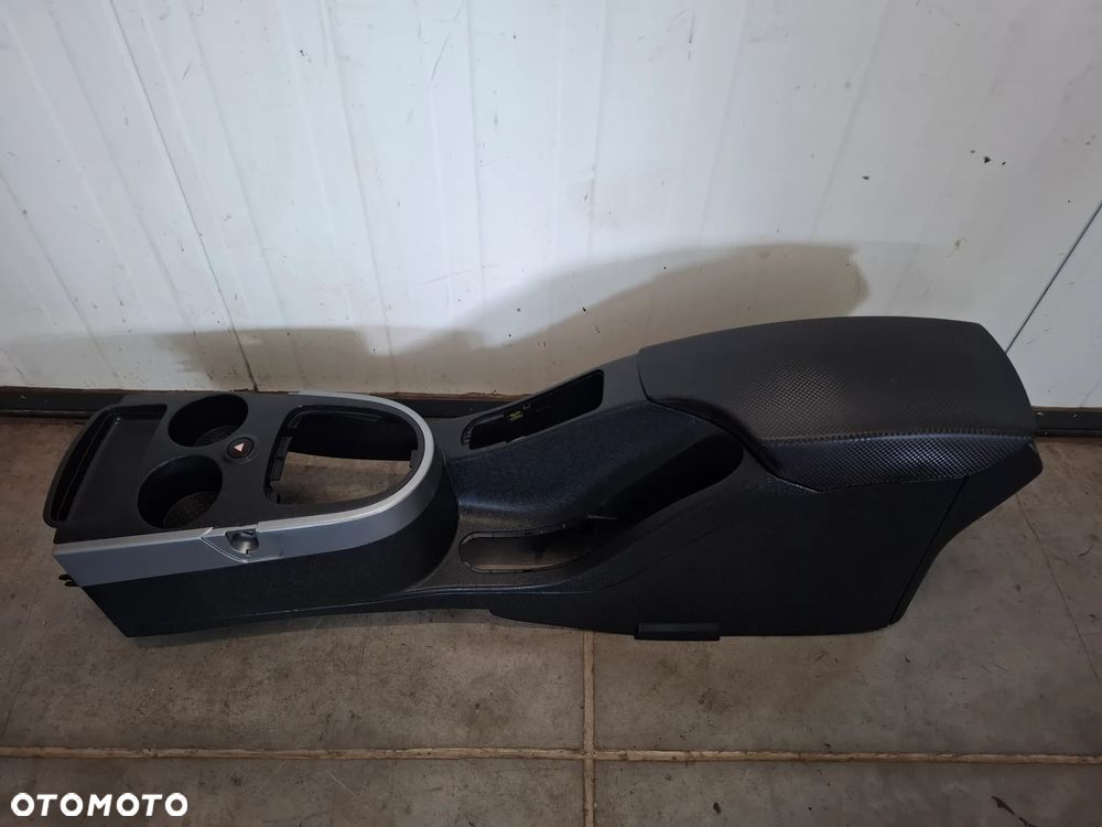 Podłokietnik Seat Altea 2010 rok lift - 1
