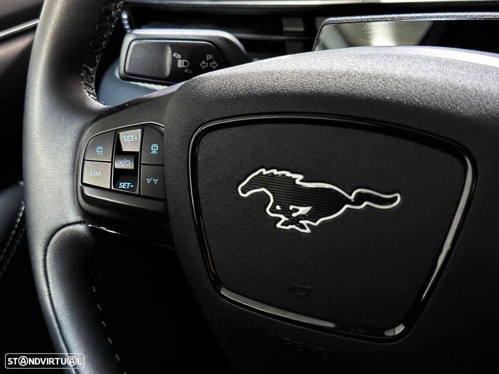 Ford Mustang Mach-E Premium AWD - 41