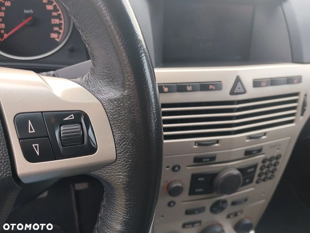 Opel Astra 1.6 Cosmo - 28