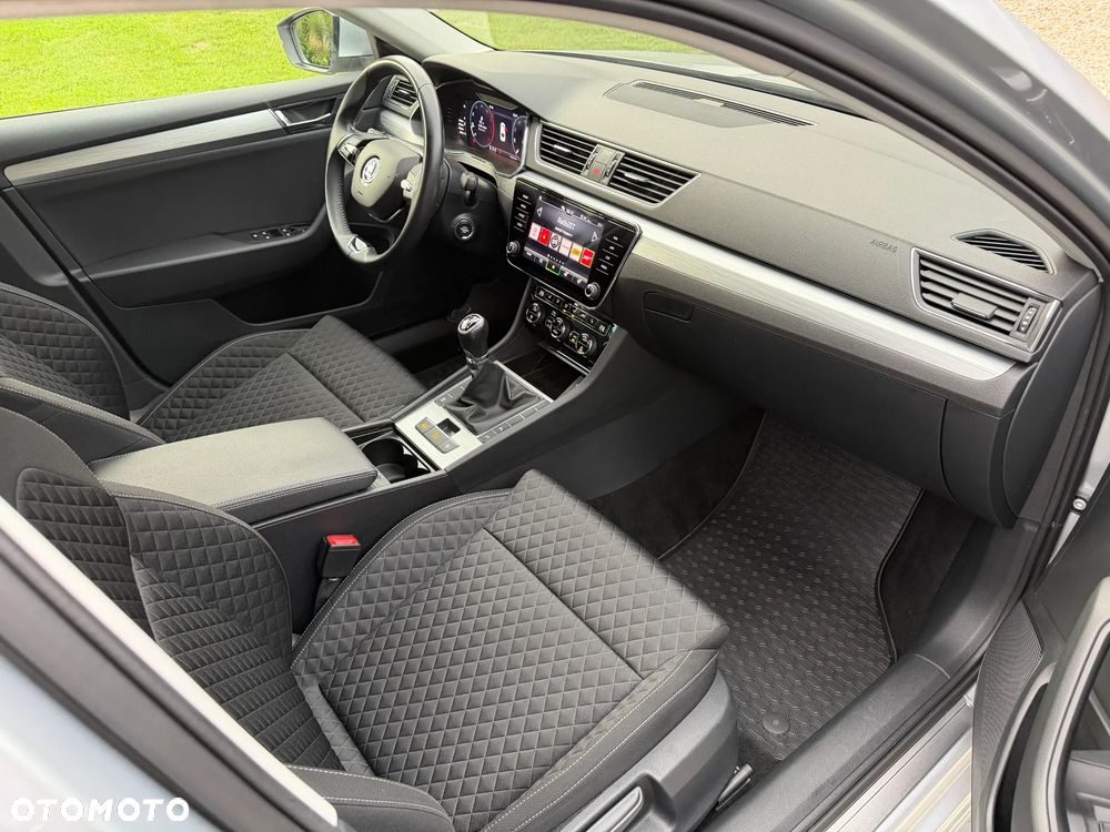 Skoda Superb 2.0 TDI SCR Ambition - 10
