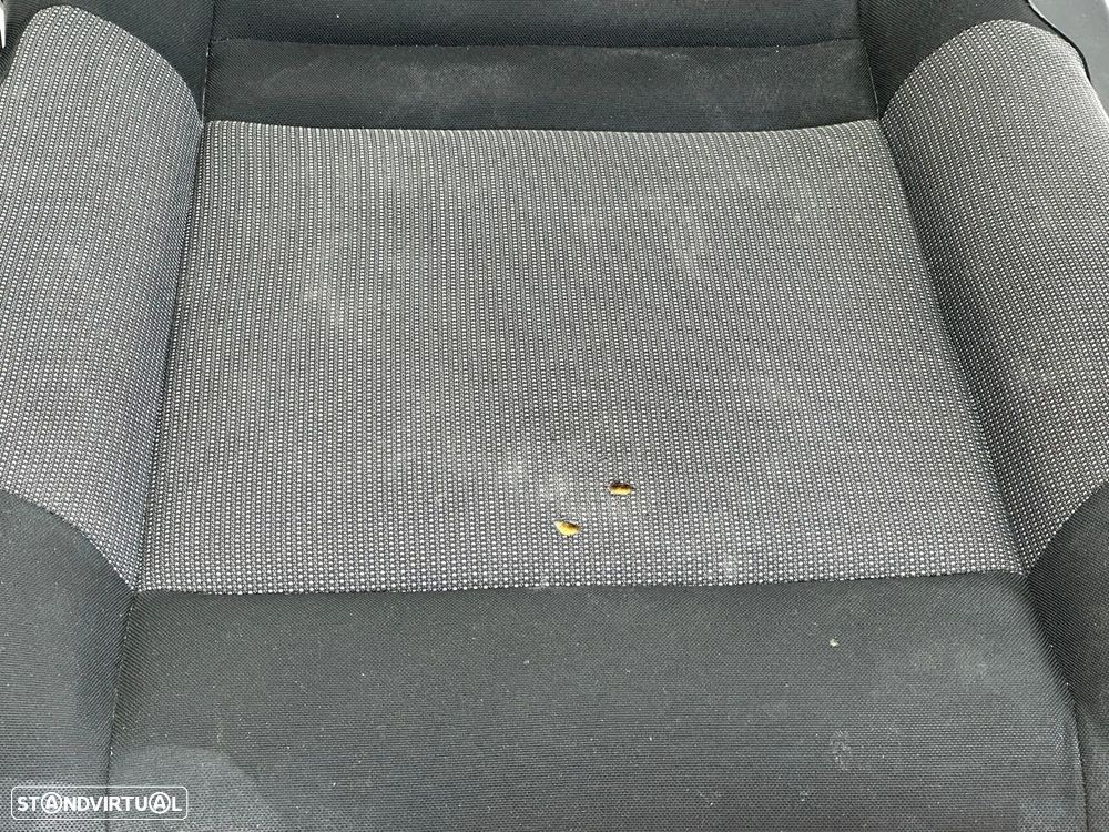 Conjunto Bancos - Citroen C4 Cactus (2014) - 13