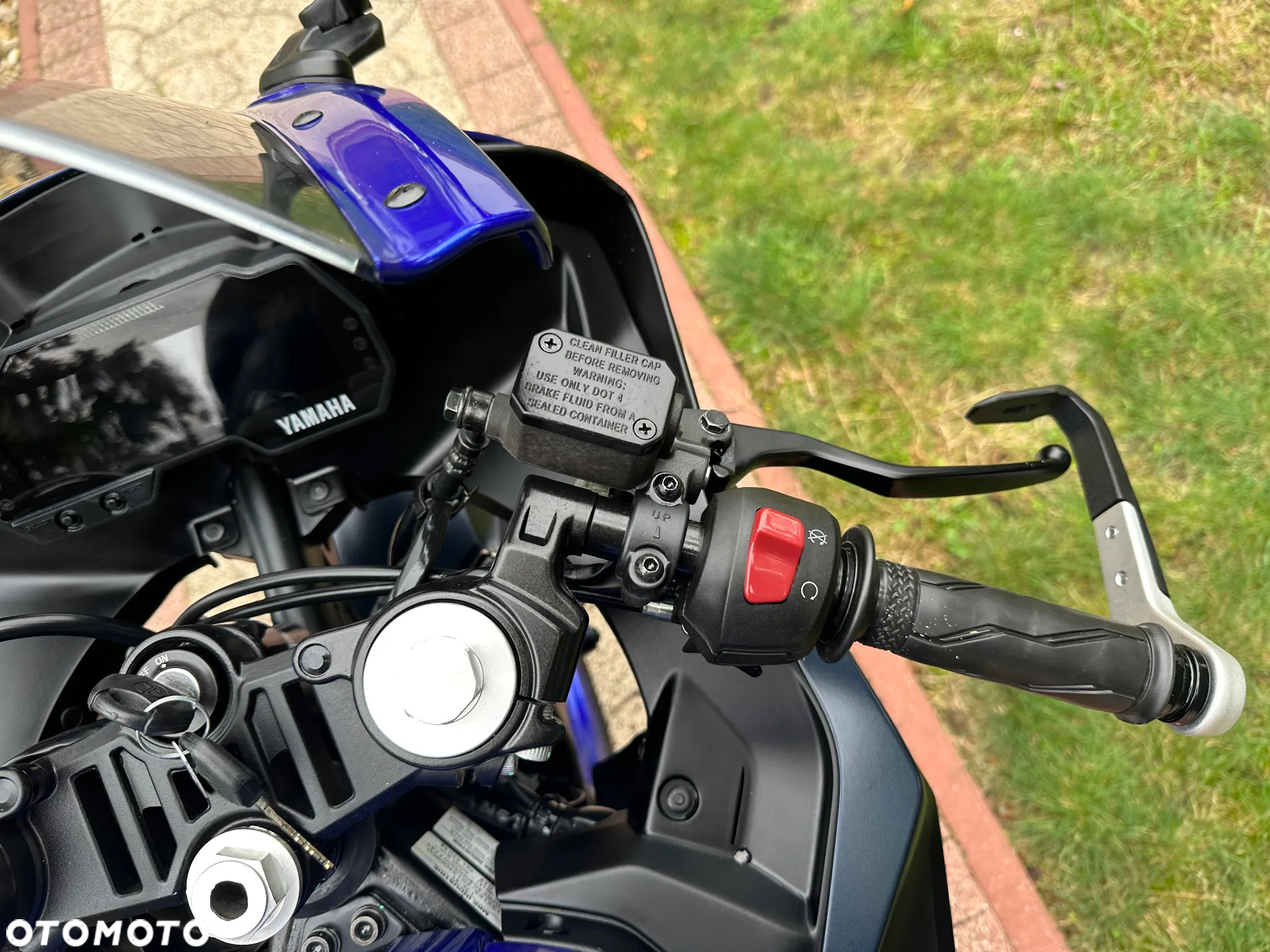 Yamaha YZF - 12
