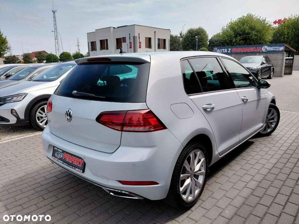 Volkswagen Golf - 8