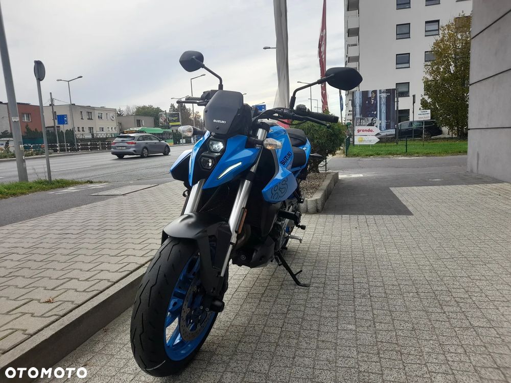 Suzuki GSX - 2