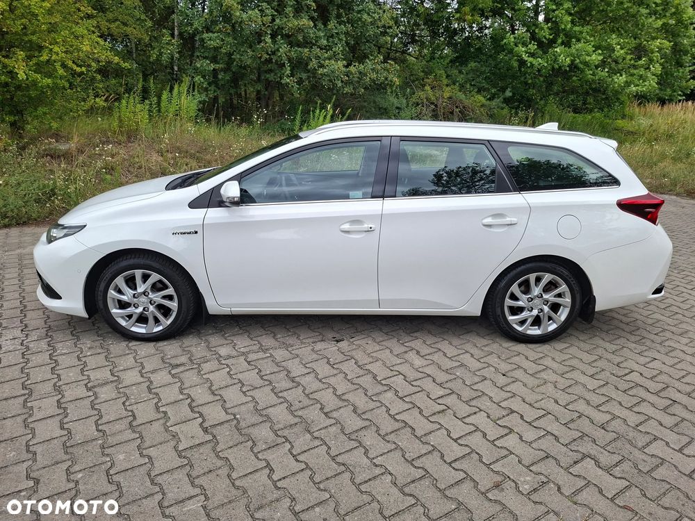 Toyota Auris Hybrid 135 Comfort - 2