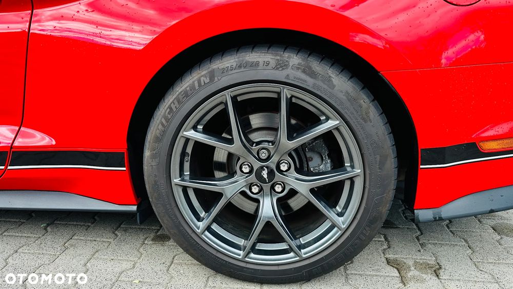 Ford Mustang - 8