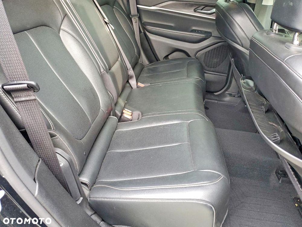 Jeep Grand Cherokee - 11