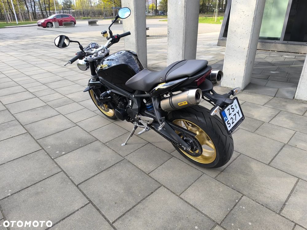 Triumph Street Triple - 4