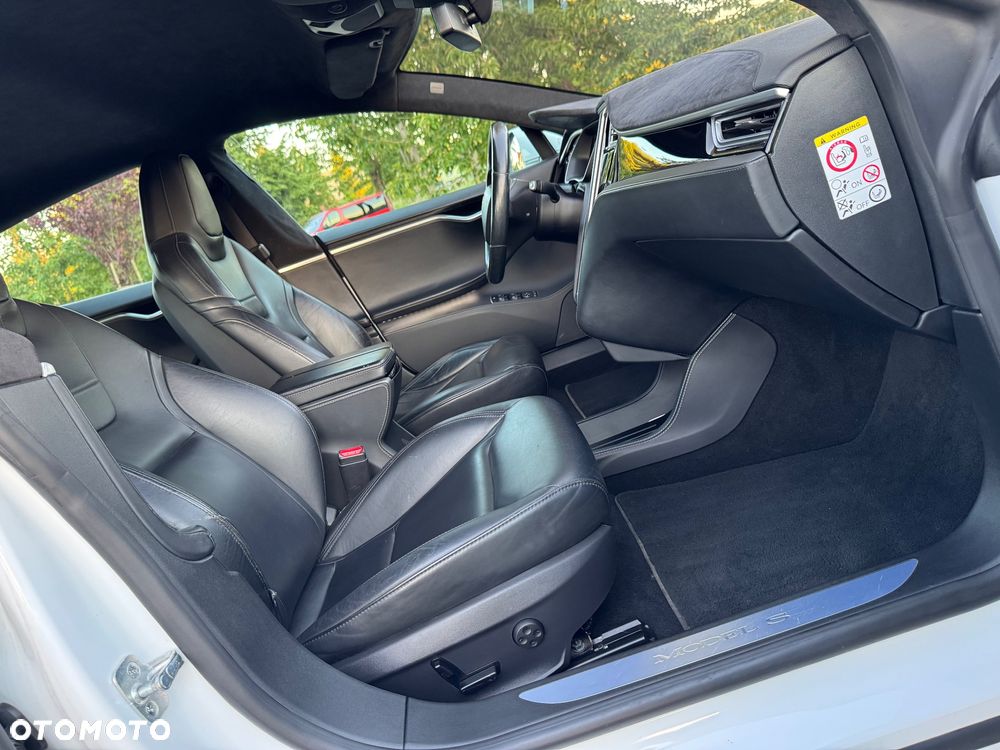 Tesla Model S - 20