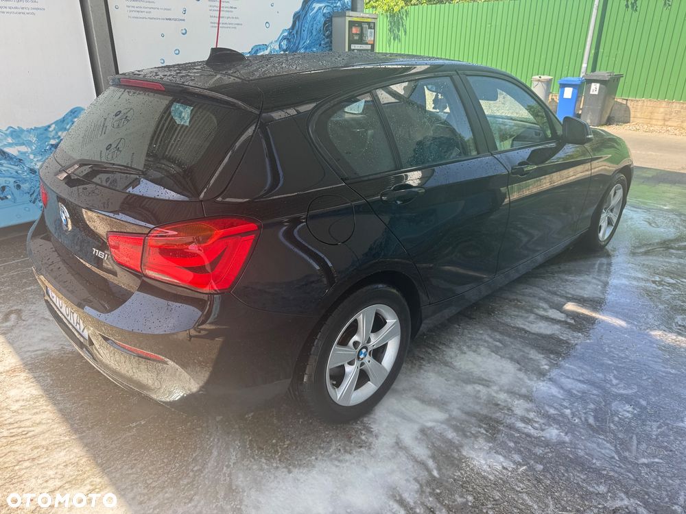 BMW Seria 1 116i - 11