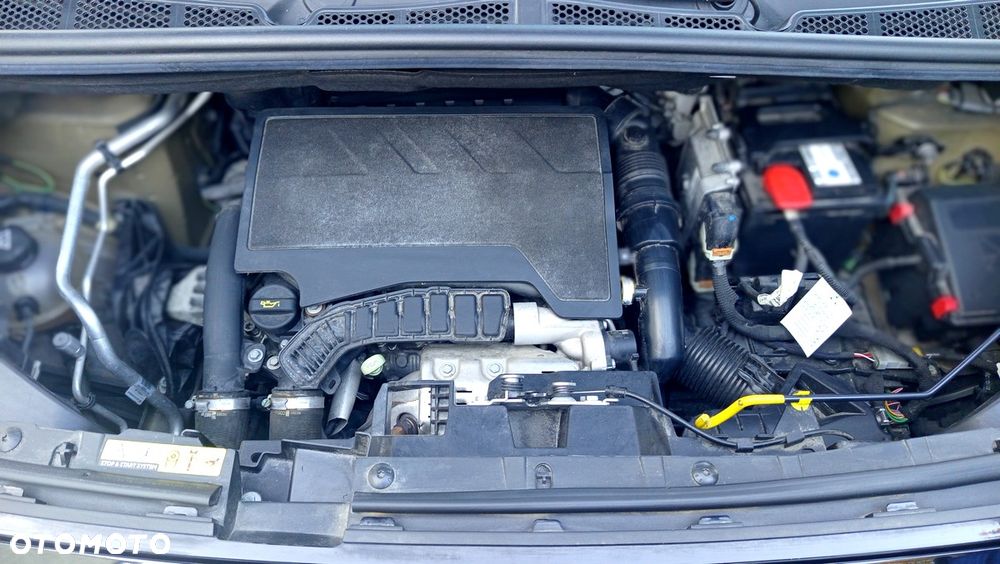 Opel Combo XL 1.2 Turbo Essentia S&S - 28