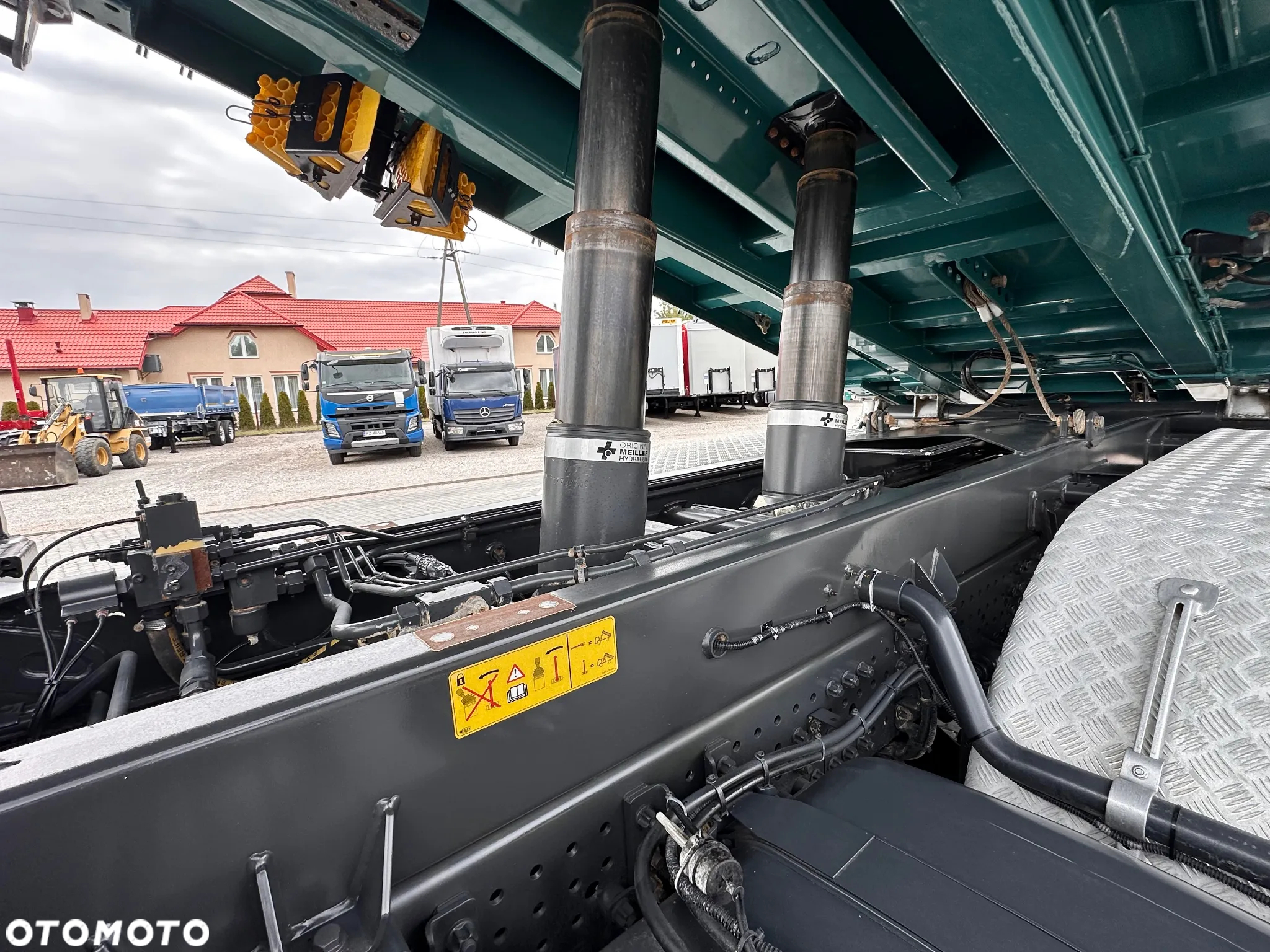 Mercedes-Benz AROCS 3245 8x4 WYWROTKA MEILLER BORDMATIC / ZACZEP DO PRZYCZEPY - 17