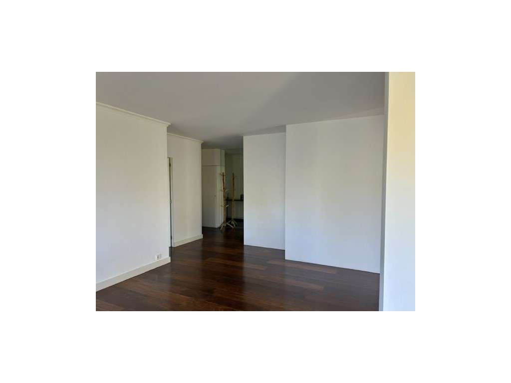 Apartamento T2, Remodelado, com garagem, na Foz - Porto - Grande imagem: 4/13