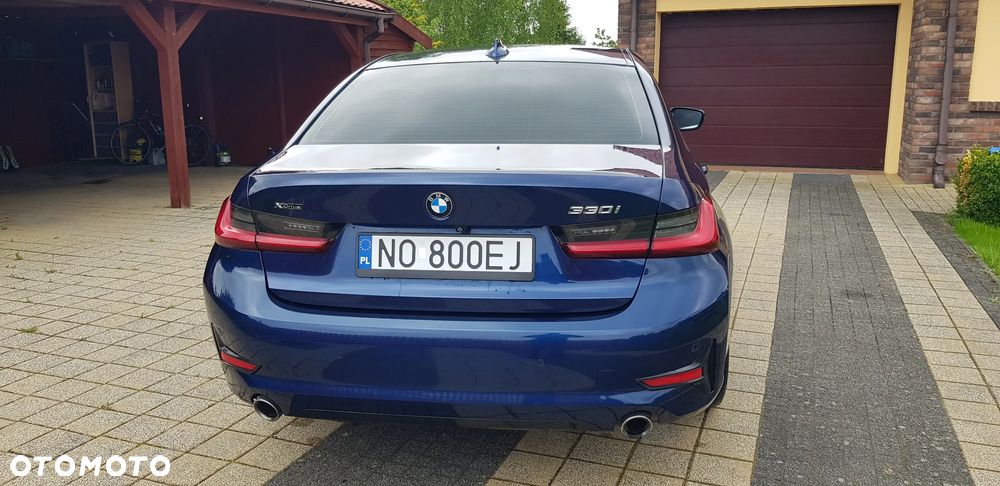BMW Seria 3 330i Luxury Line sport - 16