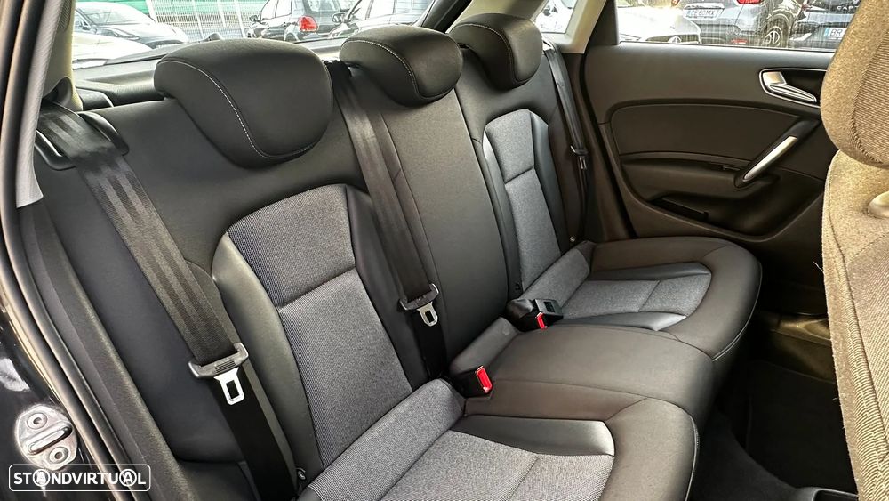 Audi A1 1.6 TDI S tronic Ambition - 21